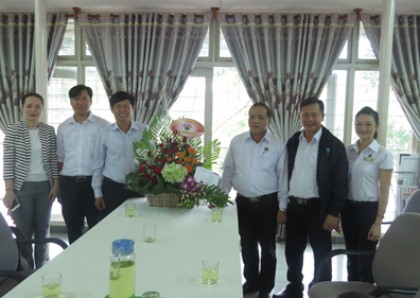 UBND huyện Duy Xuyên thăm, tặng hoa chúc mừng ngày Di sản Văn hóa Việt Nam